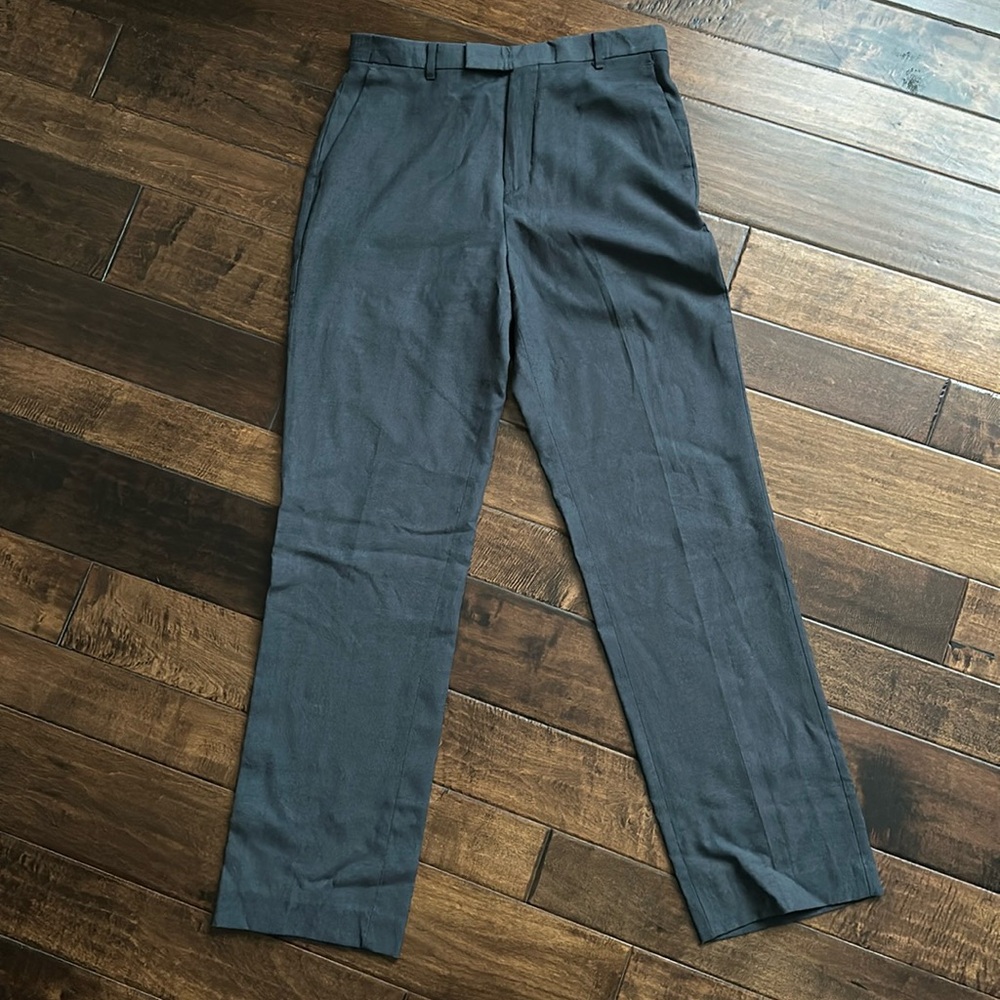 Calvin Klein boys grey dress pants size 20. Waist is 31” and length 31”.